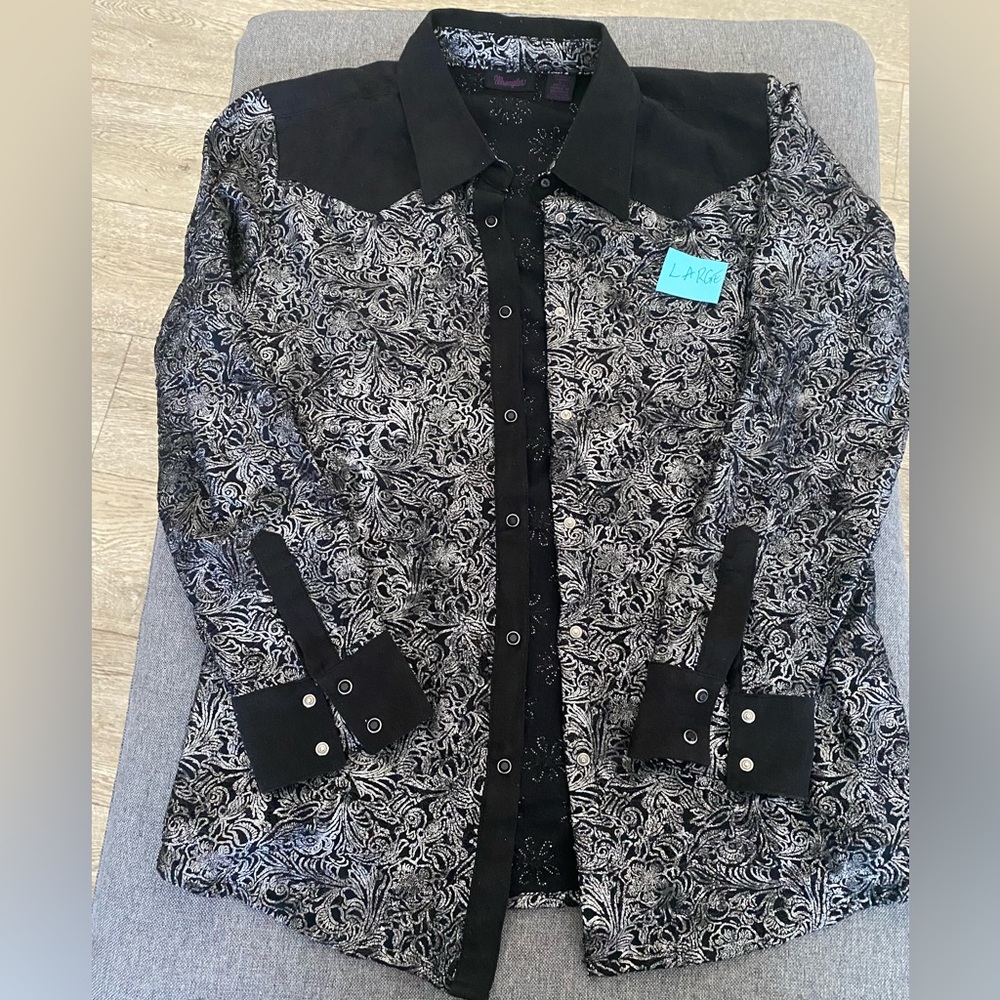 Woman’s wrangler long sleeve button down blouse